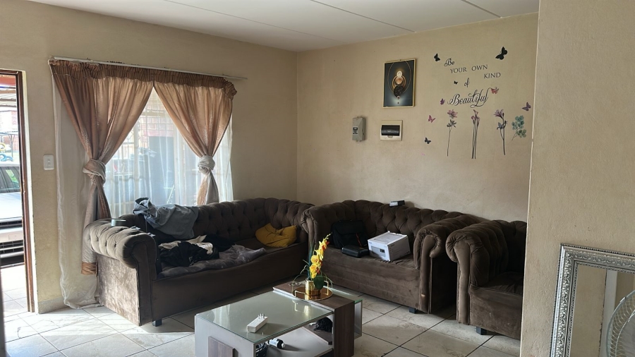 2 Bedroom Property for Sale in Waterval East North West